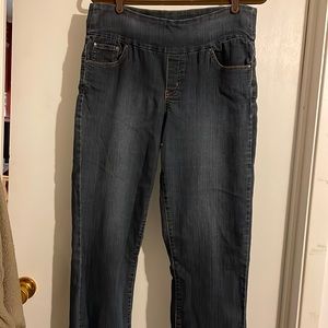 Jag slip on jeans 17in waist measurements in the pictures